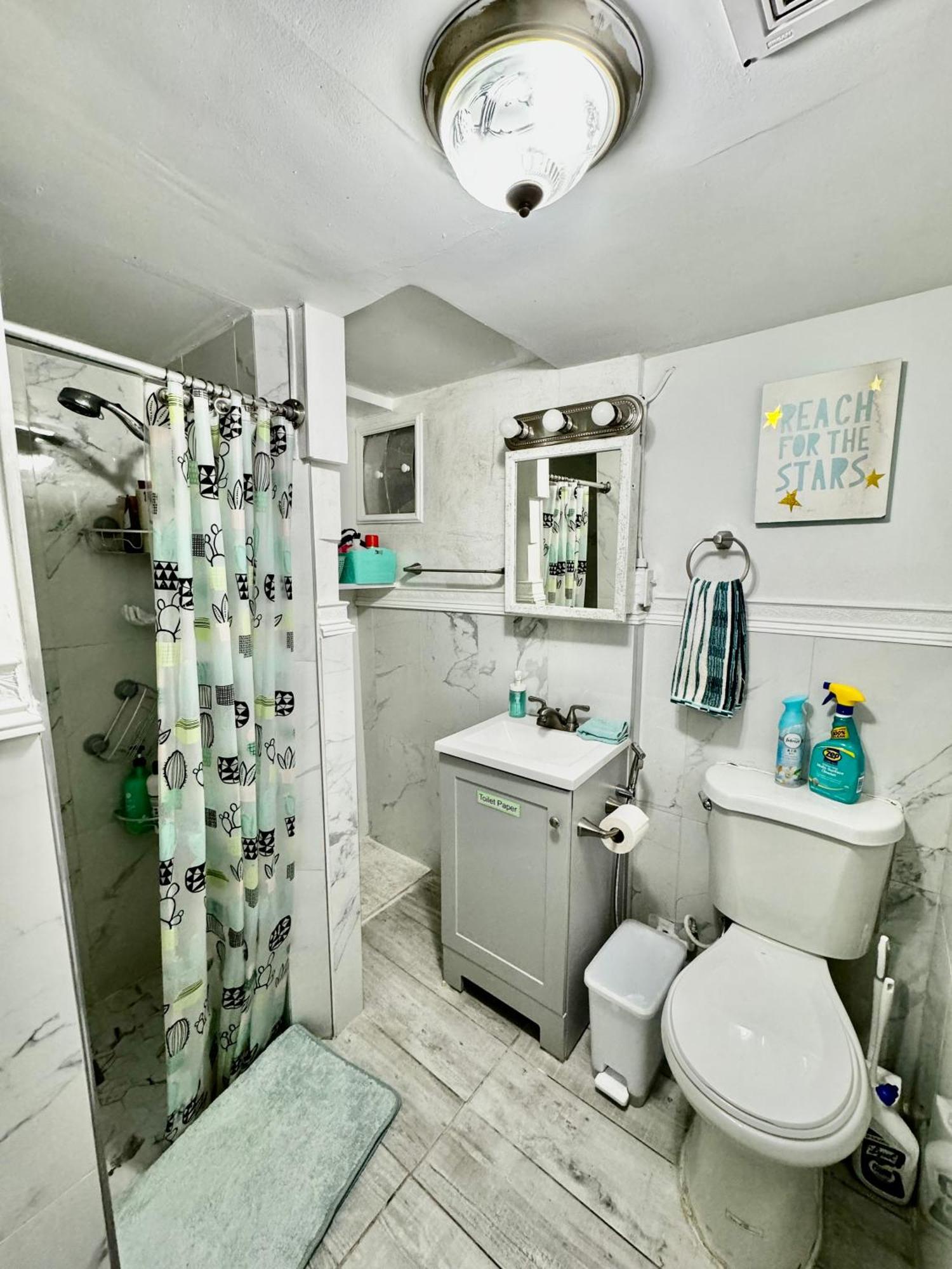 Private Room With Two Twin Beds Air Conditioning And Shared Bathrooms Located Near Seatac Airport And Downtown Сіетл Екстер'єр фото