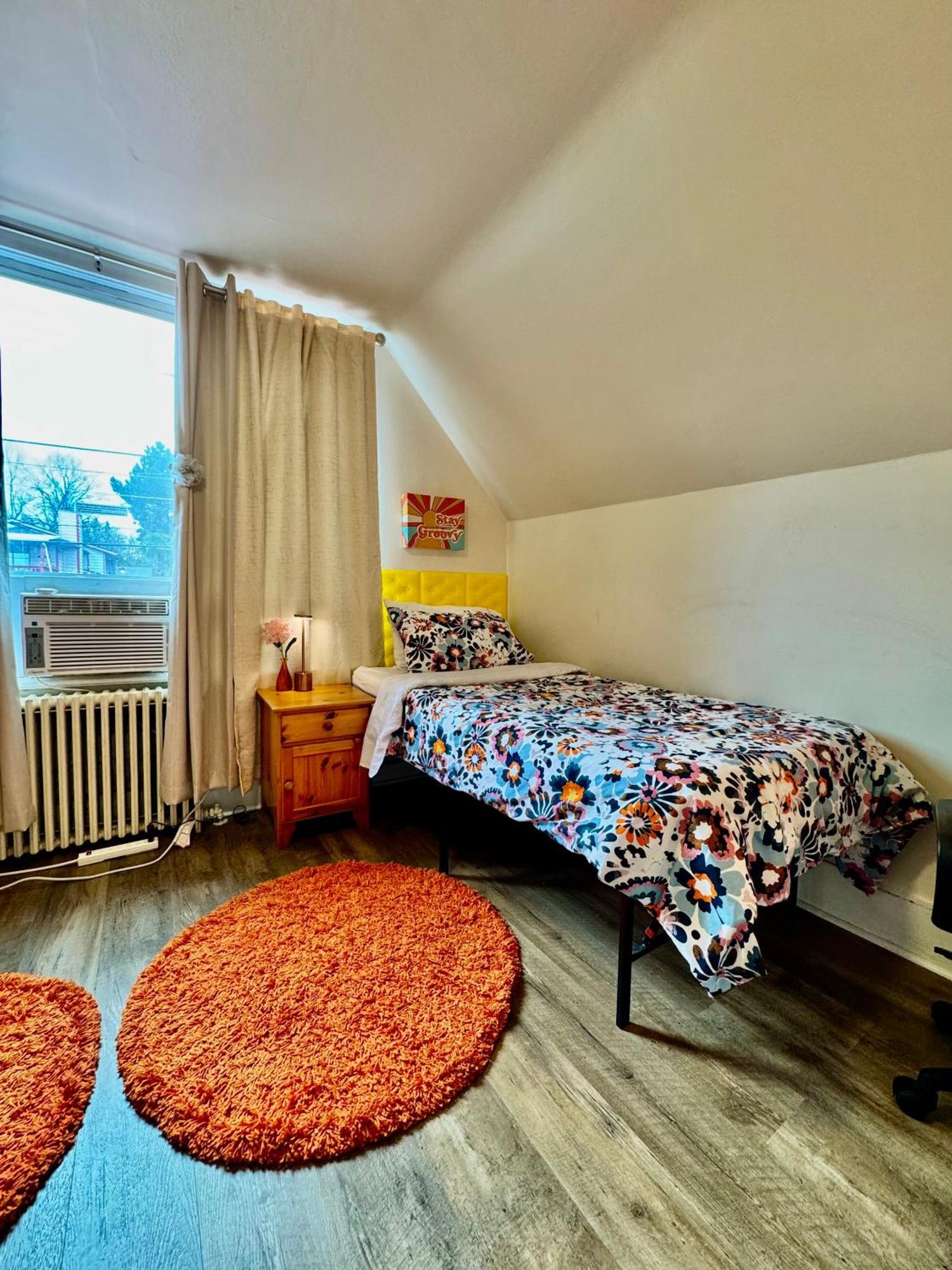 Private Room With Two Twin Beds Air Conditioning And Shared Bathrooms Located Near Seatac Airport And Downtown Сіетл Екстер'єр фото
