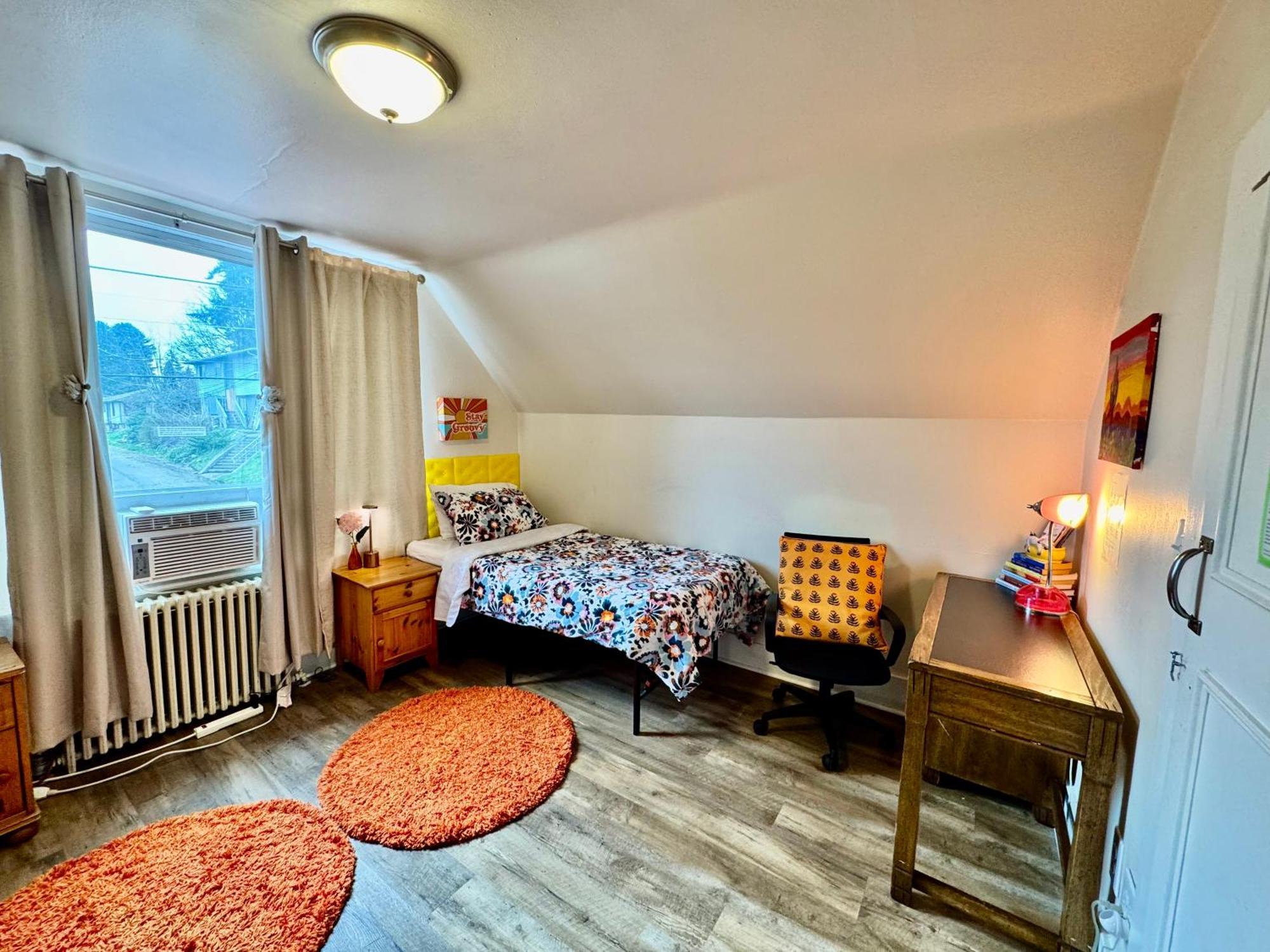 Private Room With Two Twin Beds Air Conditioning And Shared Bathrooms Located Near Seatac Airport And Downtown Сіетл Екстер'єр фото